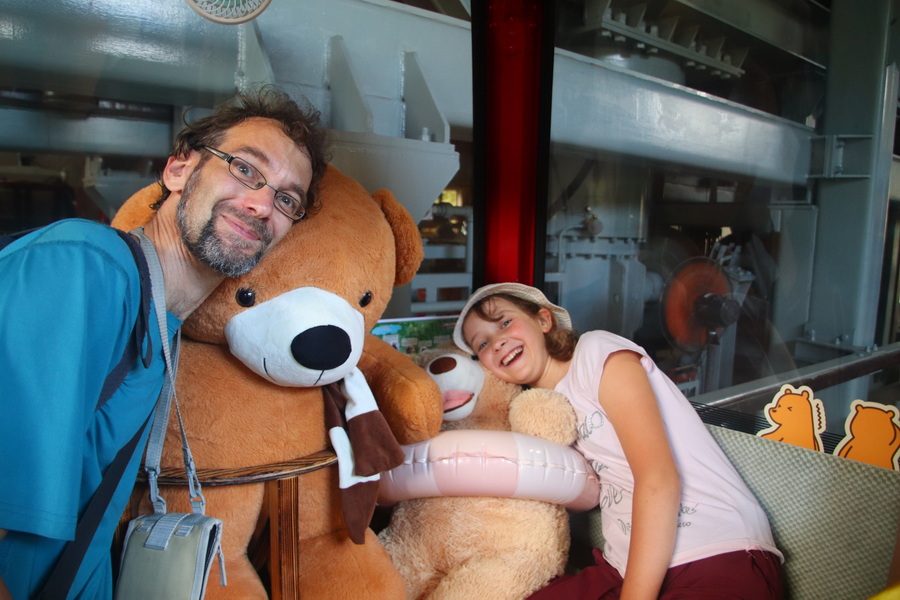 05.08.2025 12:49:51: Japonsko 2025 - Noboribetsu, medvědí park (Terka)