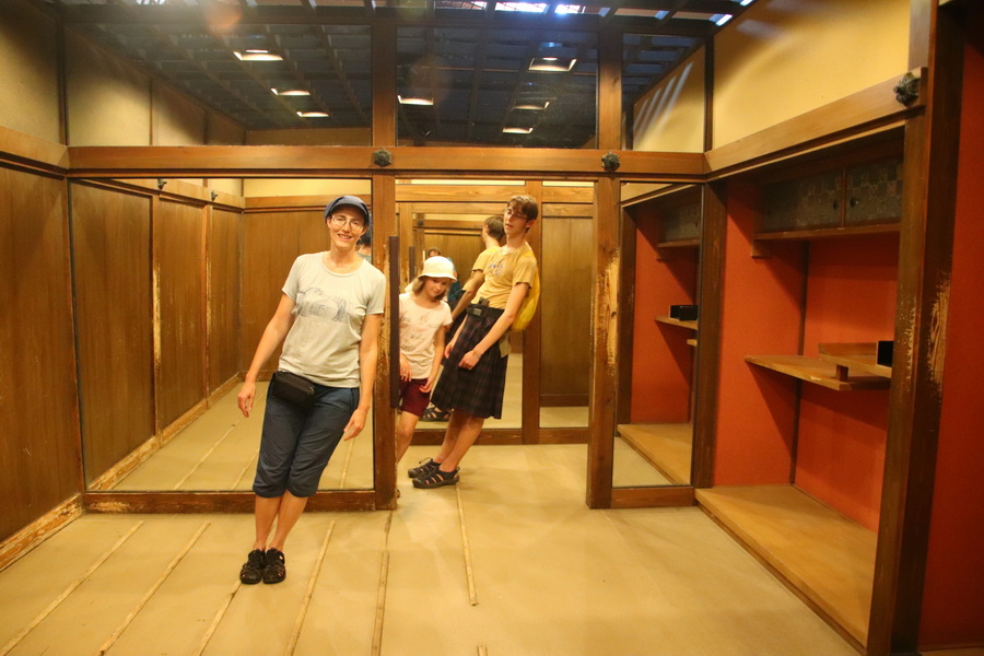 05.08.2025 16:28:30: Japonsko 2025 - Noboribetsu, Date Jidai Village (Vláďa)