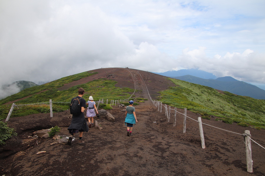 12.08.2025 13:14:35: Japonsko 2025 - Výlet na Onamedake (Vláďa)