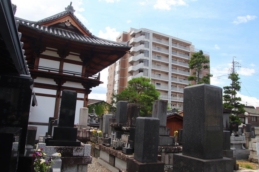 14.08.2025 11:12:11: Japonsko 2025 - Macumoto, chrám Zenkyuin (Vláďa)