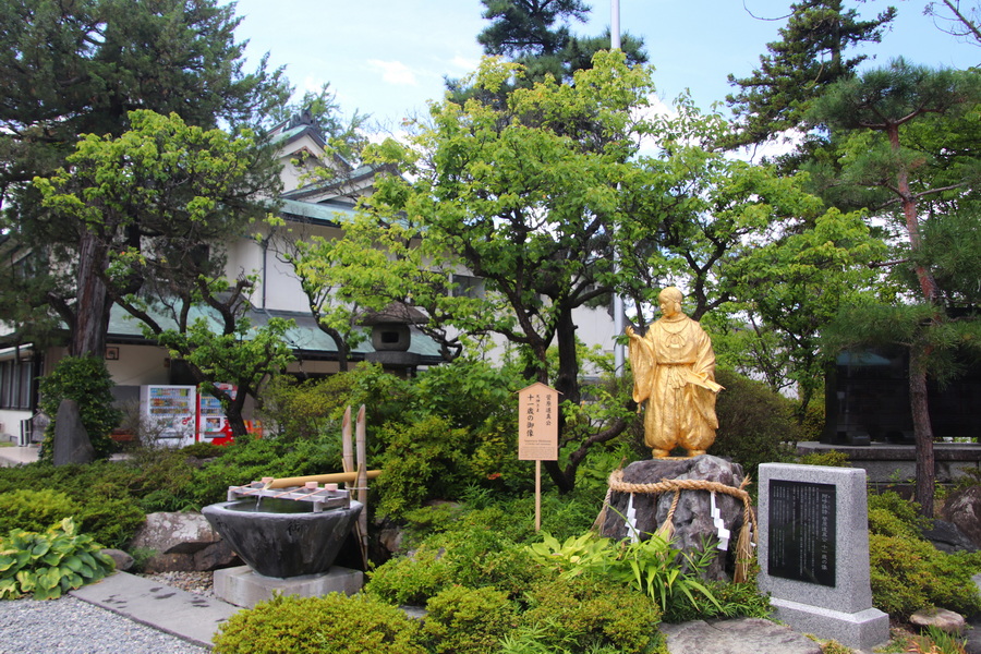 14.08.2025 11:25:49: Japonsko 2025 - Macumoto, chrám Zenkyuin (Vláďa)