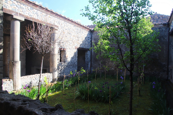 18.04.2025 9:11:20: Kampánie 2025 - Pompeje, vykopávky (Bobek)