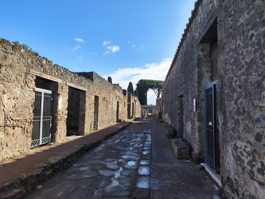 18.04.2025 9:16:05: Kampánie 2025 - Pompeje, vykopávky (Vláďa)