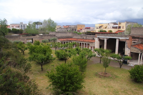 18.04.2025 16:16:17: Kampánie 2025 - Torre Annunziata, Villa Poppea (Vláďa)