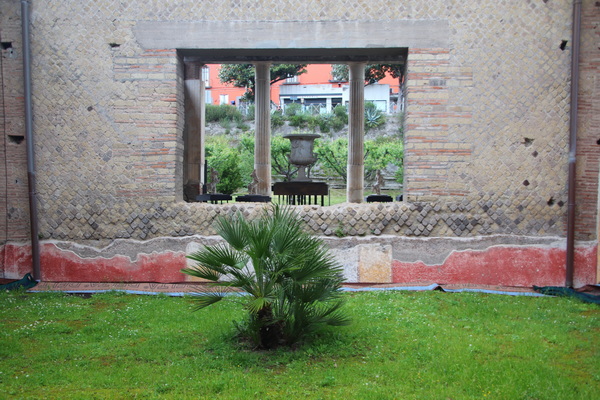 18.04.2025 16:37:01: Kampánie 2025 - Torre Annunziata, Villa Poppea (Bobek)