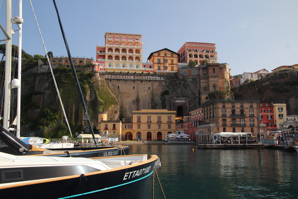 20.04.2025 16:43:39: Kampánie 2025 - Sorrento (Terka)