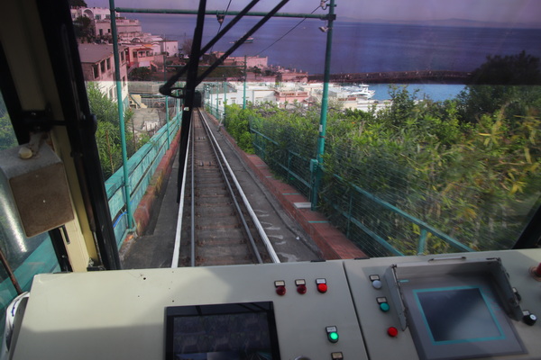 21.04.2025 8:32:12: Kampánie 2025 - Capri (Terka)