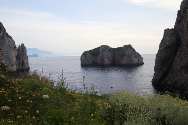 21.04.2025 9:21:35: Kampánie 2025 - Capri (Terka)