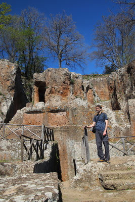 05.04.2026 11:10:54: Toskánsko 2026 - Etruská nekropole (Terka)