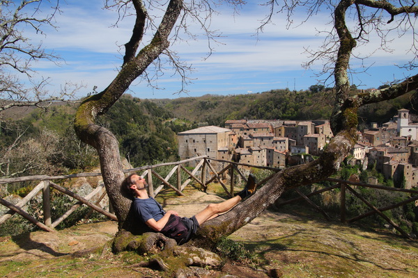 05.04.2026 14:24:17: Toskánsko 2026 - Vyhlídka na Sorano (Terka)