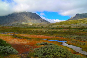 Údolí podél říčky Døråe