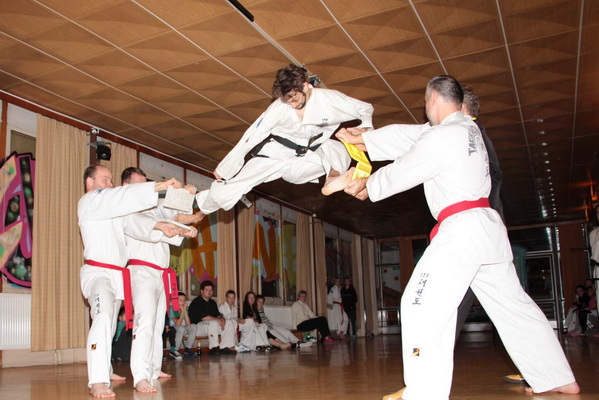 24. 10. 2015 22:06:28: 